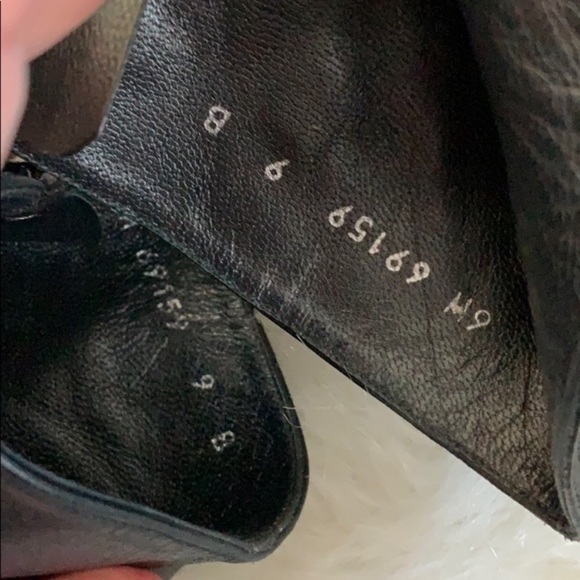 Stuart Weizmann | black leather block heeled boot - Picture 16 of 16